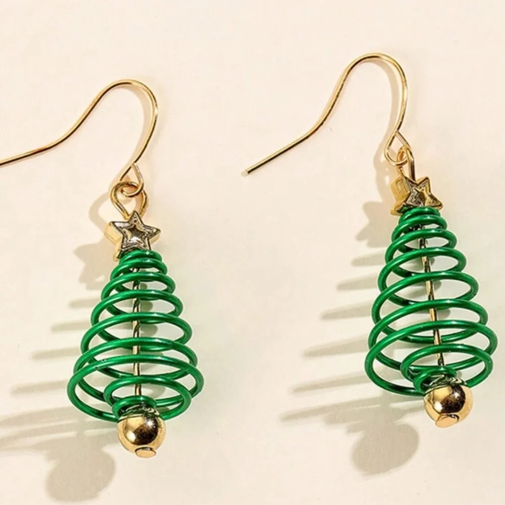 Christmas Tree Earrings 🎄 - Picture 5 of 9